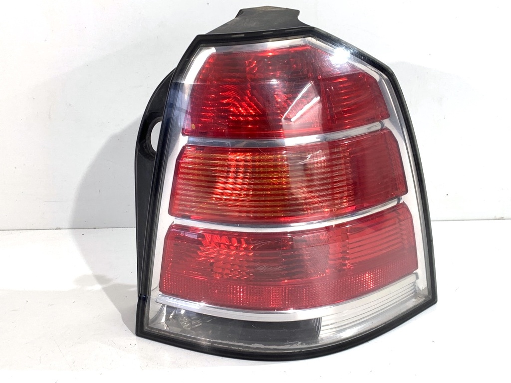 [STARK-901521] Piloto trasero derecho OPEL ZAFIRA B 1.9 CDTI 110 kW