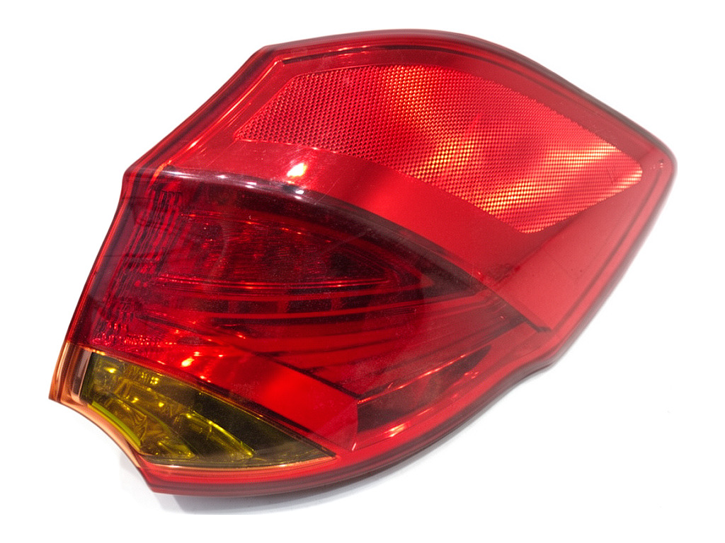[STARK-928555] Piloto trasero derecho KIA Cee'd (JD) 1.6 CRDi 128 CV 2012-2018