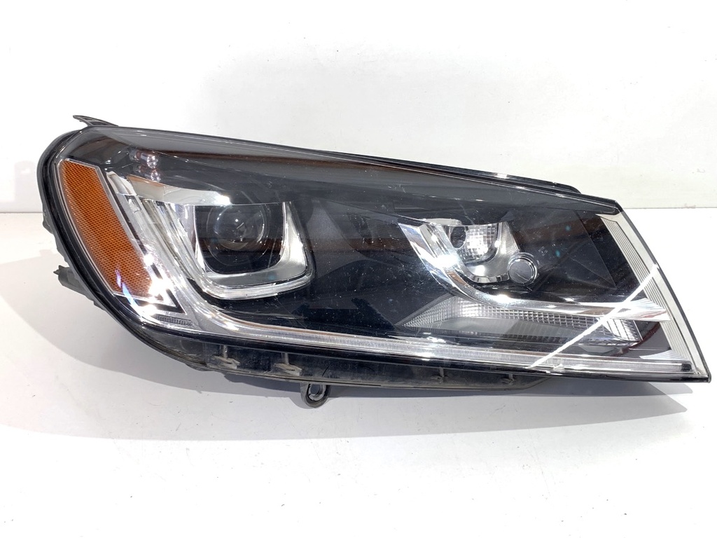 [STARK-885473] Faro delantero derecho VW Touareg (7P5, 7P6) 2010-2018