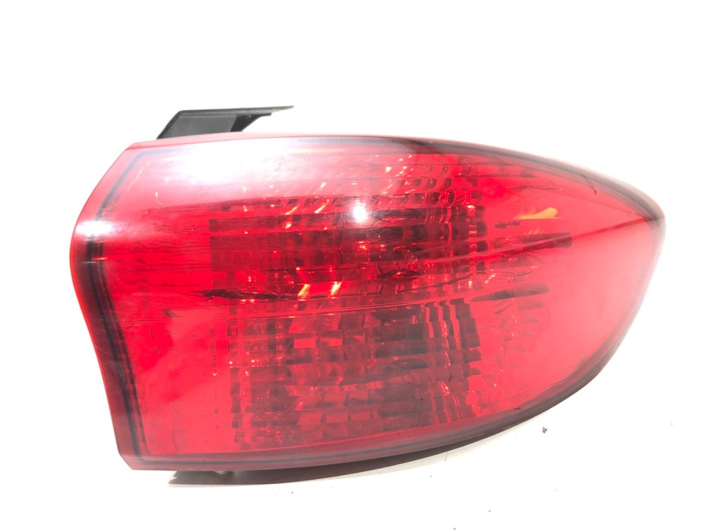 [STARK-536321] Piloto trasero derecho SUBARU TRIBECA (B9) 2005-2022