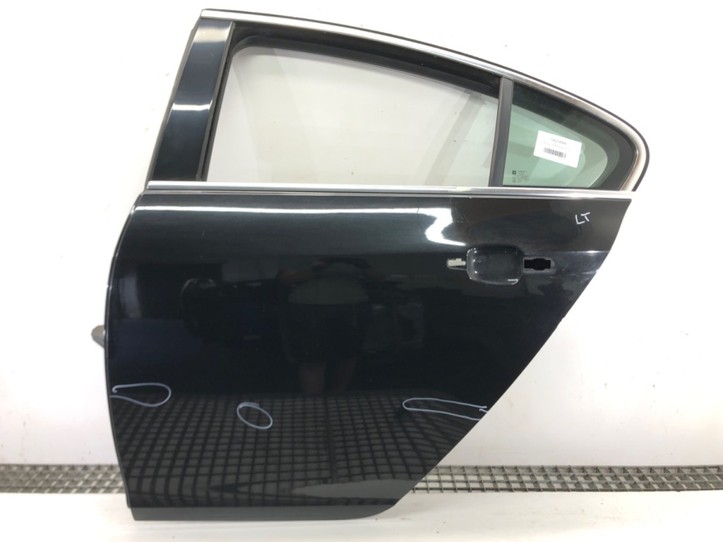 [STARK-502499] Puerta trasera izquierda Opel Insignia A (G09) 2.0 CDTI 96 kW 2008-2017