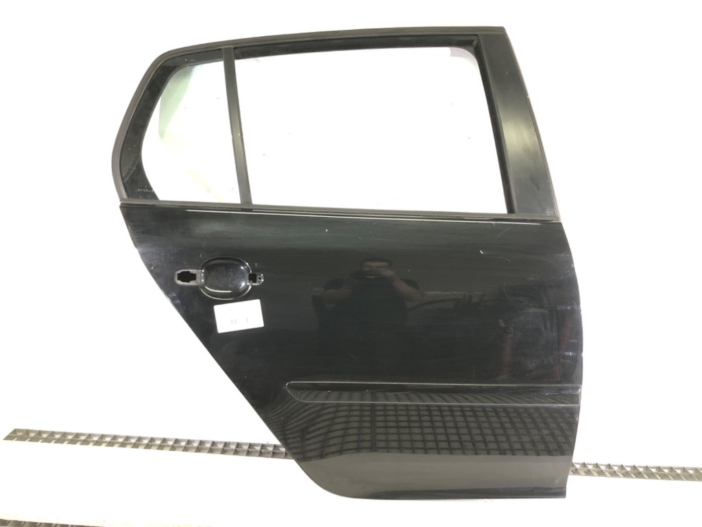 [STARK-586681] Puerta trasera derecha VW Golf V (1K1) 2003-2010