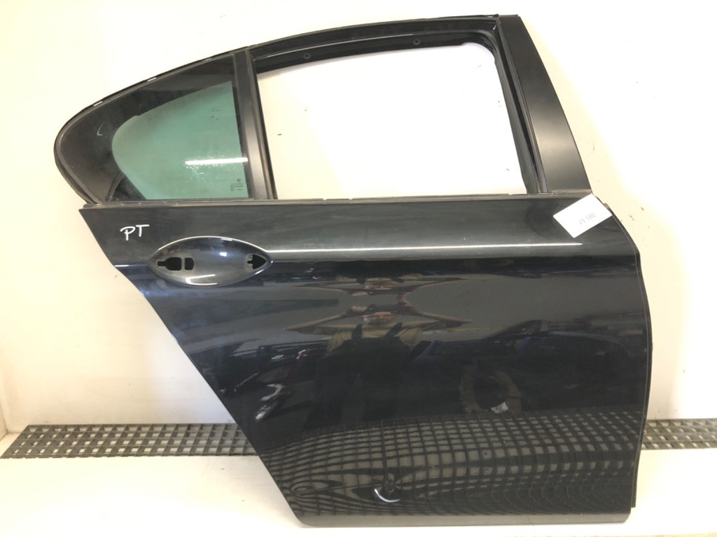 [STARK-589555] Puerta trasera derecha BMW Serie 5 (F10) 2009-2016