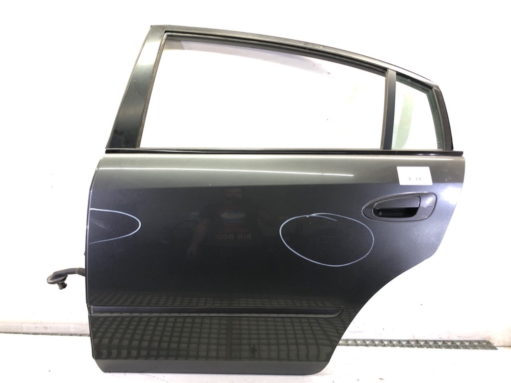 [STARK-633035] Puerta trasera izquierda Nissan Altima (L31) 2001-2007