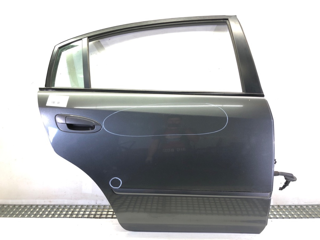 [STARK-633053] Puerta trasera derecha Nissan Altima (L31) 2001-2007
