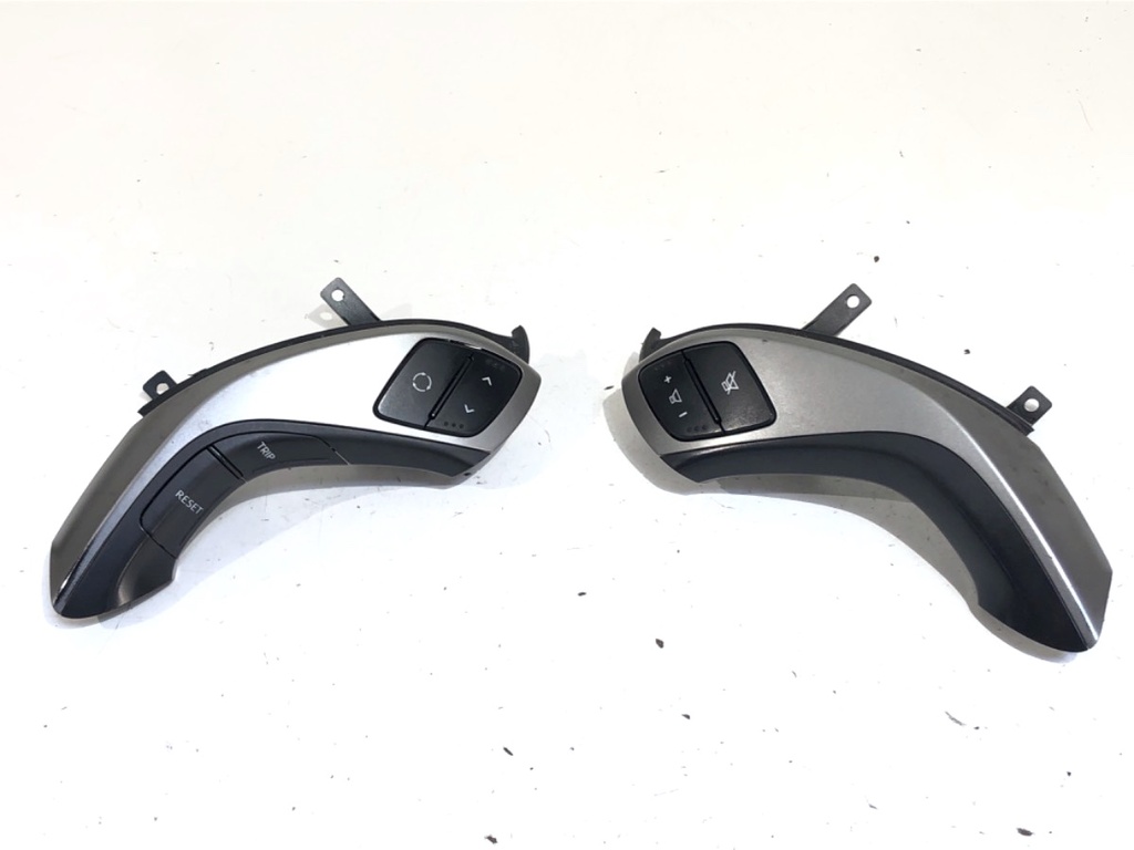 [STARK-752240] Interruptores de volante HYUNDAI i30 (GD) 2011-2016