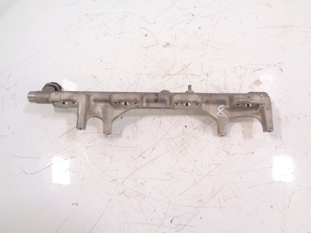 [MTD-379186] Rampa de inyectores BMW 330e B48B20A 7639979