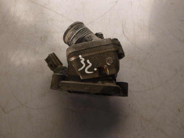 [MTD-136904] Carcasa del termostato Volvo V70 S60 S70 C70 2.3 gasolina B5234T3 30650023