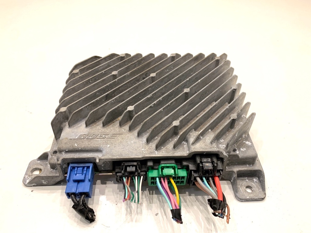 [STARK-892780] Amplificador de audio MAZDA 3 liftback (BP) 2018-2022