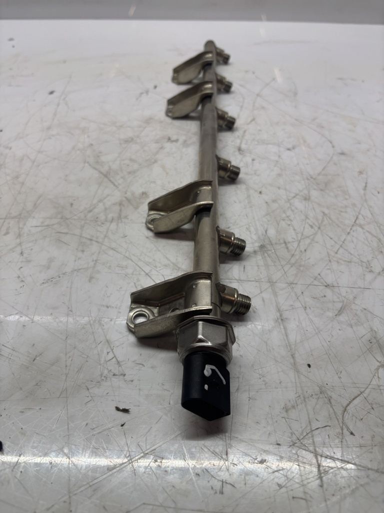 [MTD-497230] Carril del inyector BMW Serie 7 F01 F02 F03 3.0 740i N54B30A N54B30O0 N54 7537319