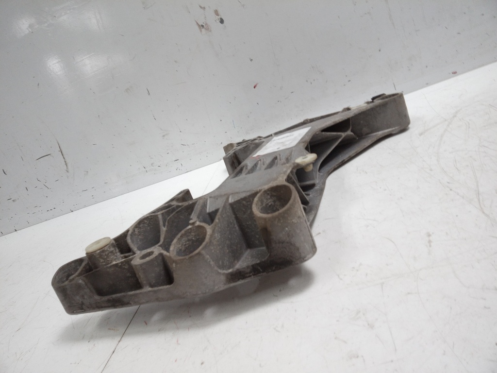 [MTD-499641] Soporte de la caja de cambios BMW Serie 6 G32 GT 2.0 B47D20B B47D20O1 B47 6861580