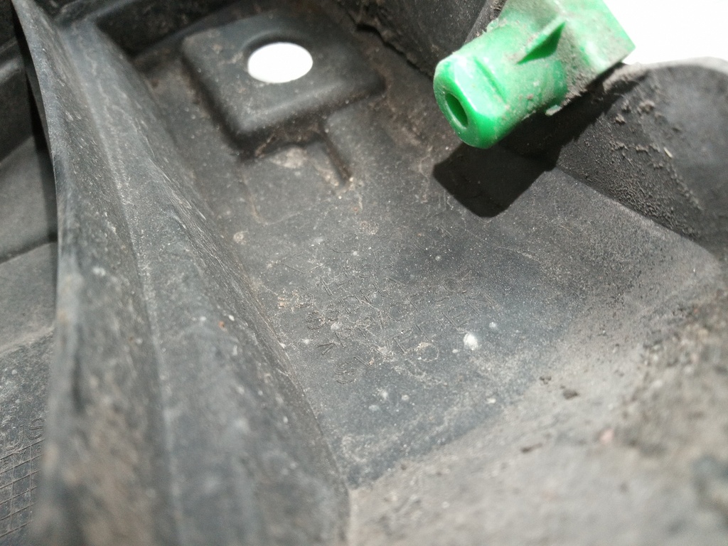 [MTD-499877] Soporte de parachoques trasero izquierdo Volvo V60 MK2 Cross Country 227 31455501