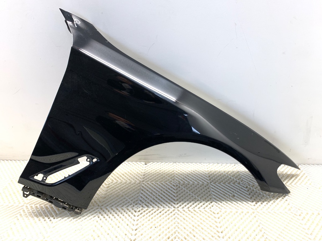 [STARK-893693] Aleta delantera derecha BMW Serie 5 (G30, F90) 2016-2022