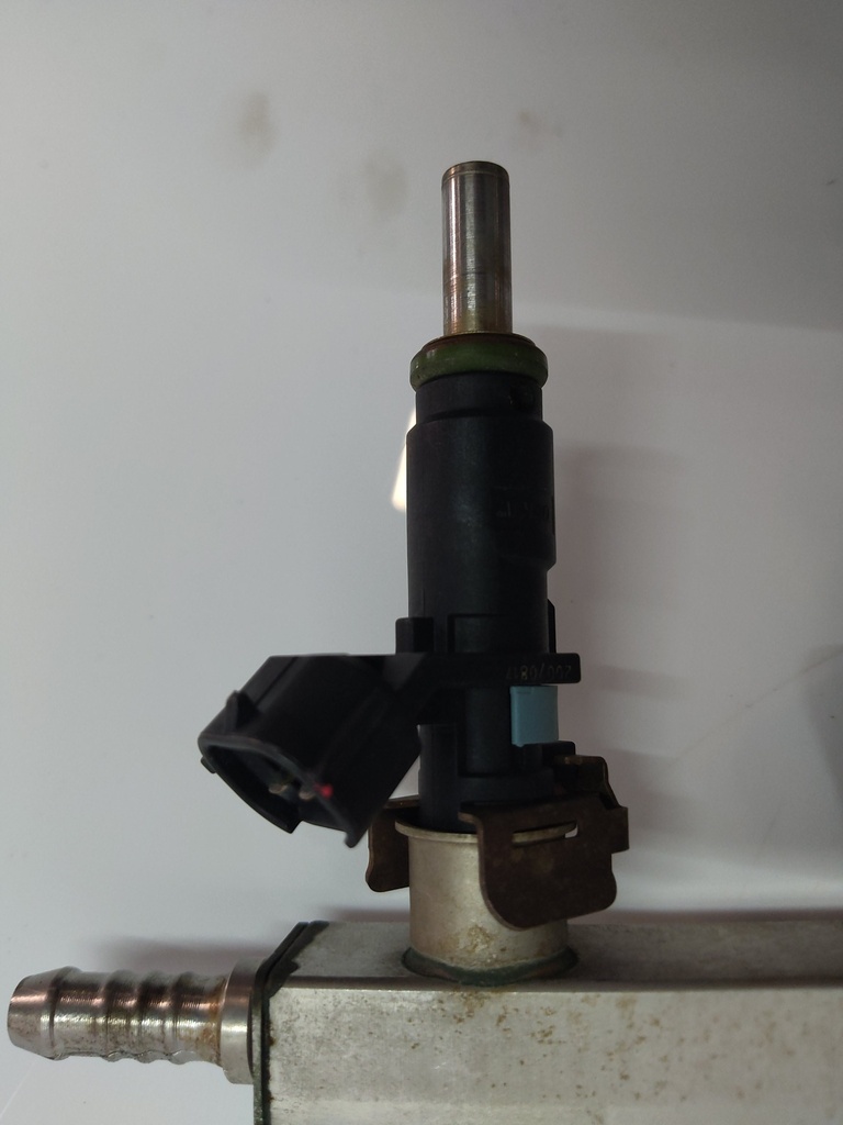 [MTD-519895] Colector de inyección VW Jetta 2.5 CBTA CBT 07K133317E