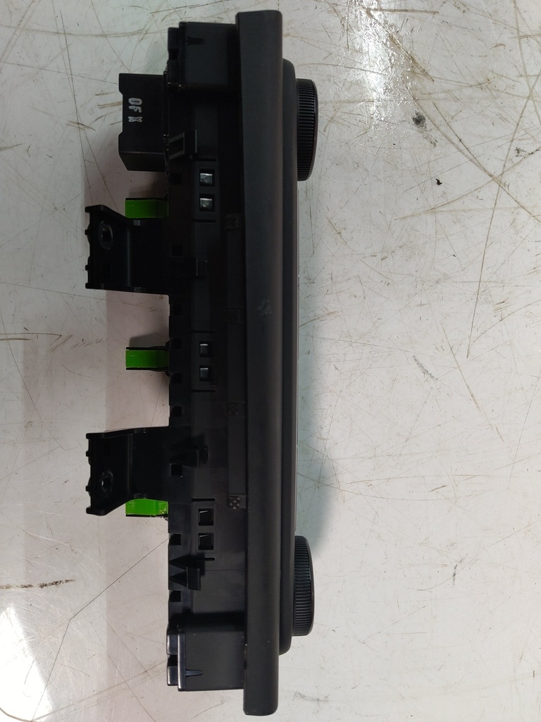[MTD-520700] Panel de control del climatizador Kia XCeed 1.6 CRDi D4FE 97250-J7061