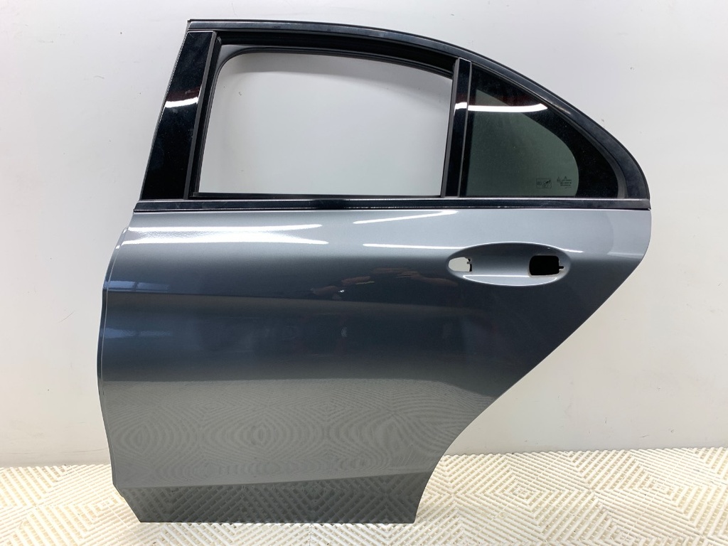 [STARK-893483] Puerta trasera izquierda Mercedes-Benz Clase C (W205) 2013-2022