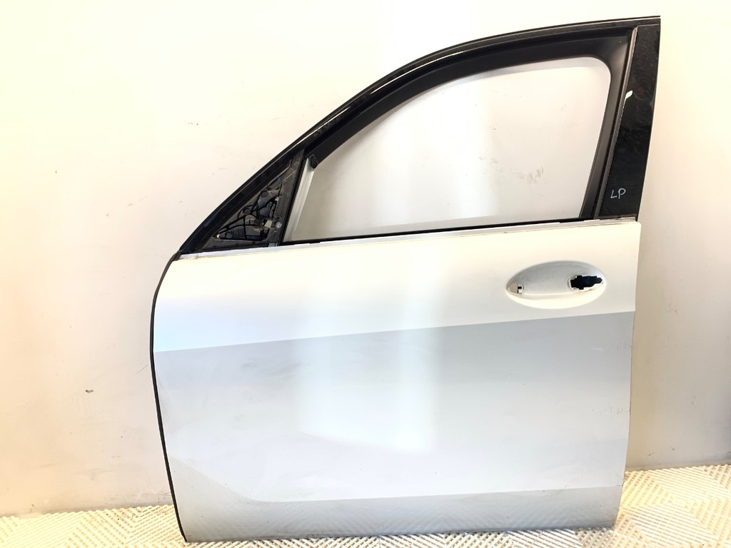 [STARK-887514] Puerta delantera izquierda BMW X5 (G05, F95) 2018-