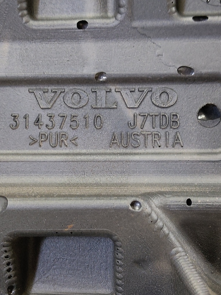 [MTD-531960] Cubierta del motor Volvo V40 525 T2 2.0 B4204T38 2017