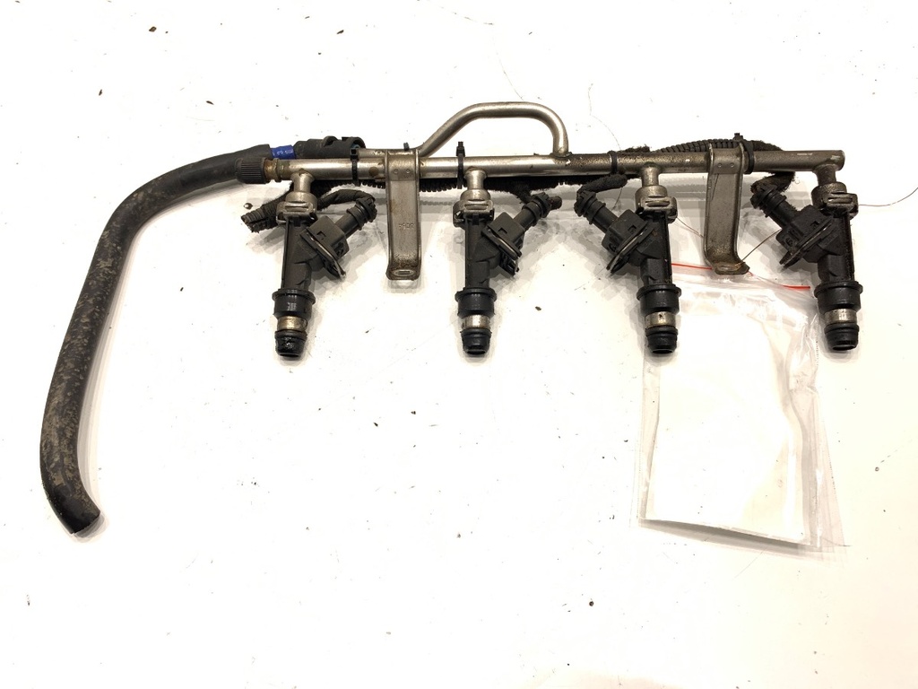 [STARK-752850] Rampa de inyectores OPEL ASTRA H Kombi (A04) 1.6 (L35) 2004-2010