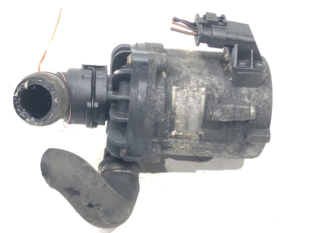 [STARK-570628] Bomba de agua adicional BMW 7 (F01, F02, F03, F04) 2008-2015 750i 300kW