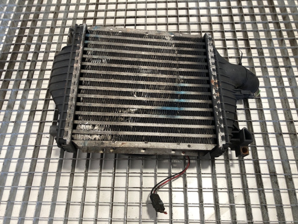 [STARK-769865] Intercooler MERCEDES-BENZ VITO Autobus (W638) 1996-2003 110 CDI 2.2