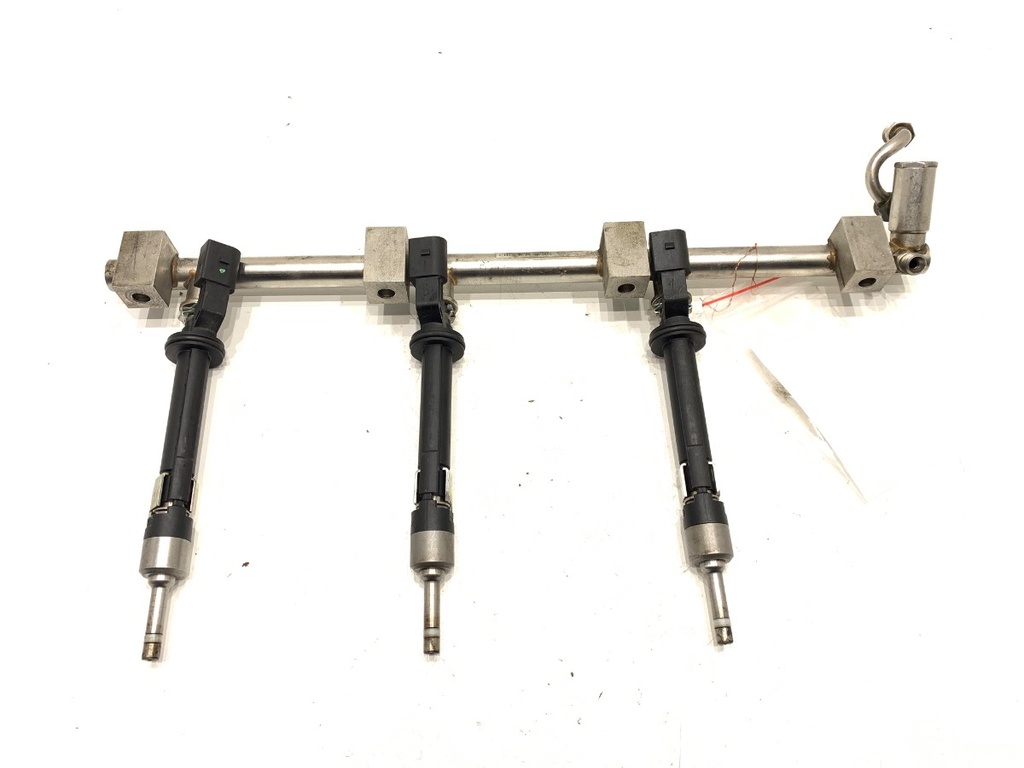 [STARK-799446] Riel de combustible VW Touareg (7LA, 7L6, 7L7) 2002-2013 3.6 V6 FSI