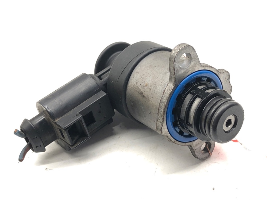 [STARK-847223] Regulador de presión de combustible VW Passat B7 (362) 2.0 TDI 103 kW