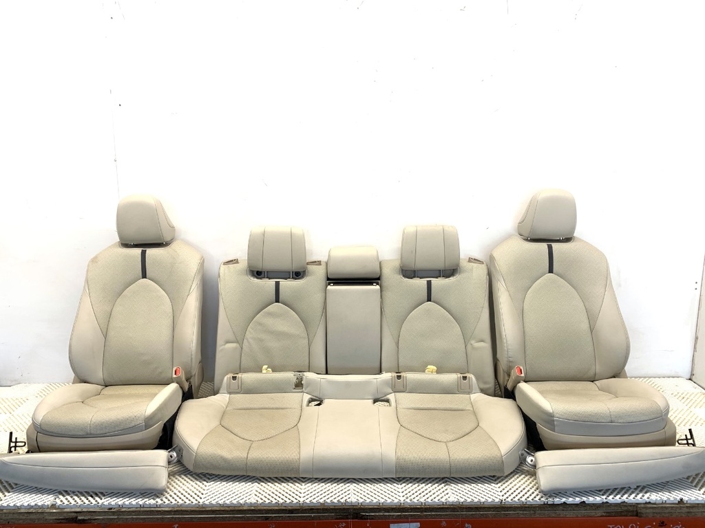 [STARK-898904] Panel de puerta completo Toyota Camry (_V7_, _VA7_, _VH7_) 2017-2022