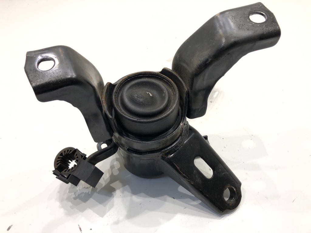 [STARK-894318] Soporte de motor derecho TOYOTA AURIS Kombi (_E18_) 1.8 Hybrid (ZWE186_) 2013-2018