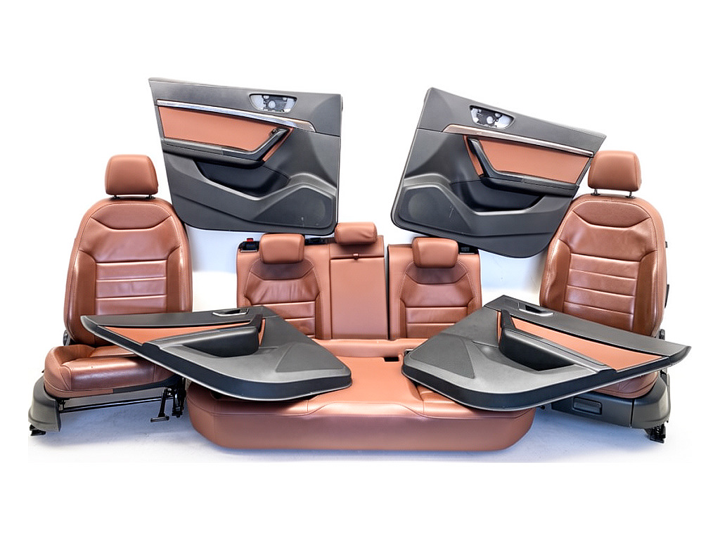[STARK-926290] Panel lateral de puerta completo SEAT ATECA (KH7, KHP) 2016-2022
