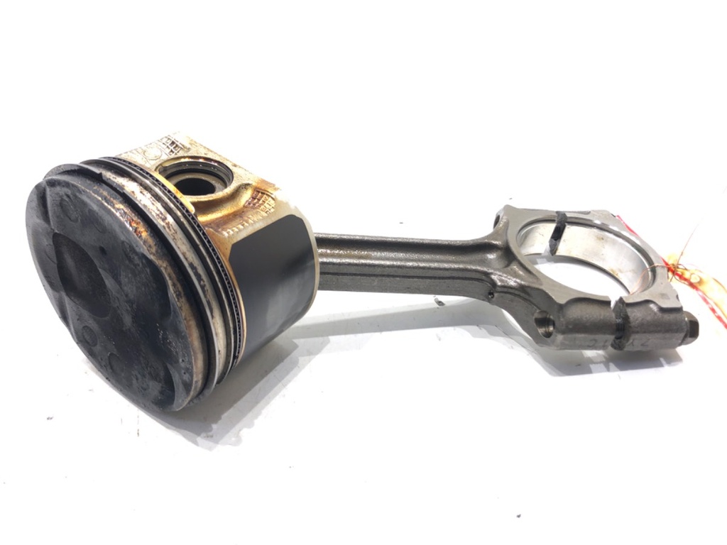 [STARK-671955] Pistón con biela Nissan Juke (F15) 1.6 DIG-T MR16DDT 2010-2022