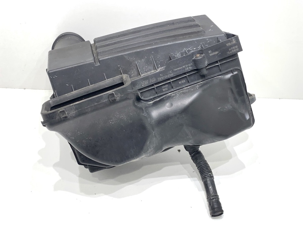 [STARK-861611] Caja de filtro de aire VW Golf V (1K1) 1.4 TSI 103 kW 2006-2008