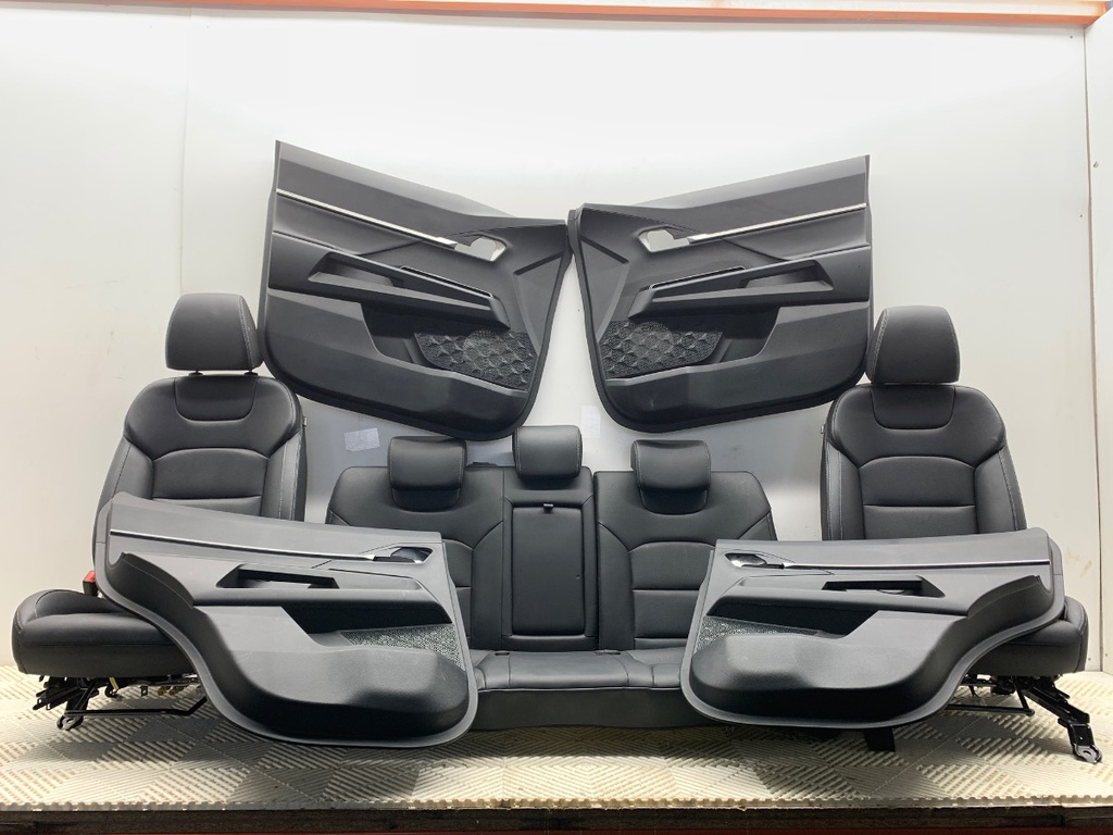 [STARK-800187] Panel de puerta completo SsangYong Torres (J100) 2022-