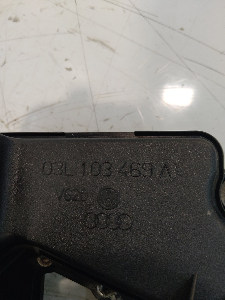 [MTD-522276] Tapa de balancines Audi A4 B8 2.0 TDI 2011 CAGA CAG