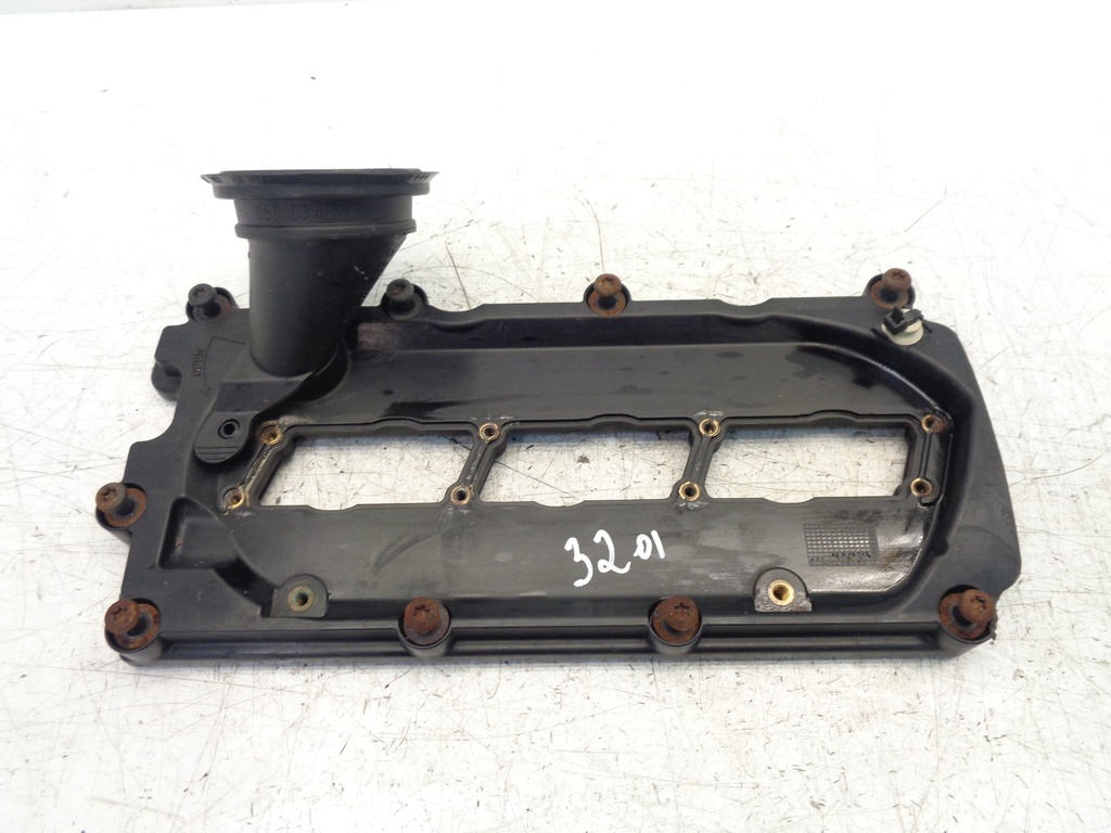 [MTD-383150] Tapa de balancines Audi A4 B7 3.0 TDI BKN 059103469T