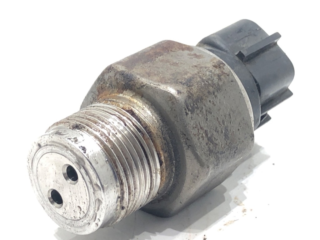 [STARK-747027] Sensor de presión de combustible Toyota Avensis sedán (_T25_) 2.0 D-4D 85 kW 116 CV 2003-2008