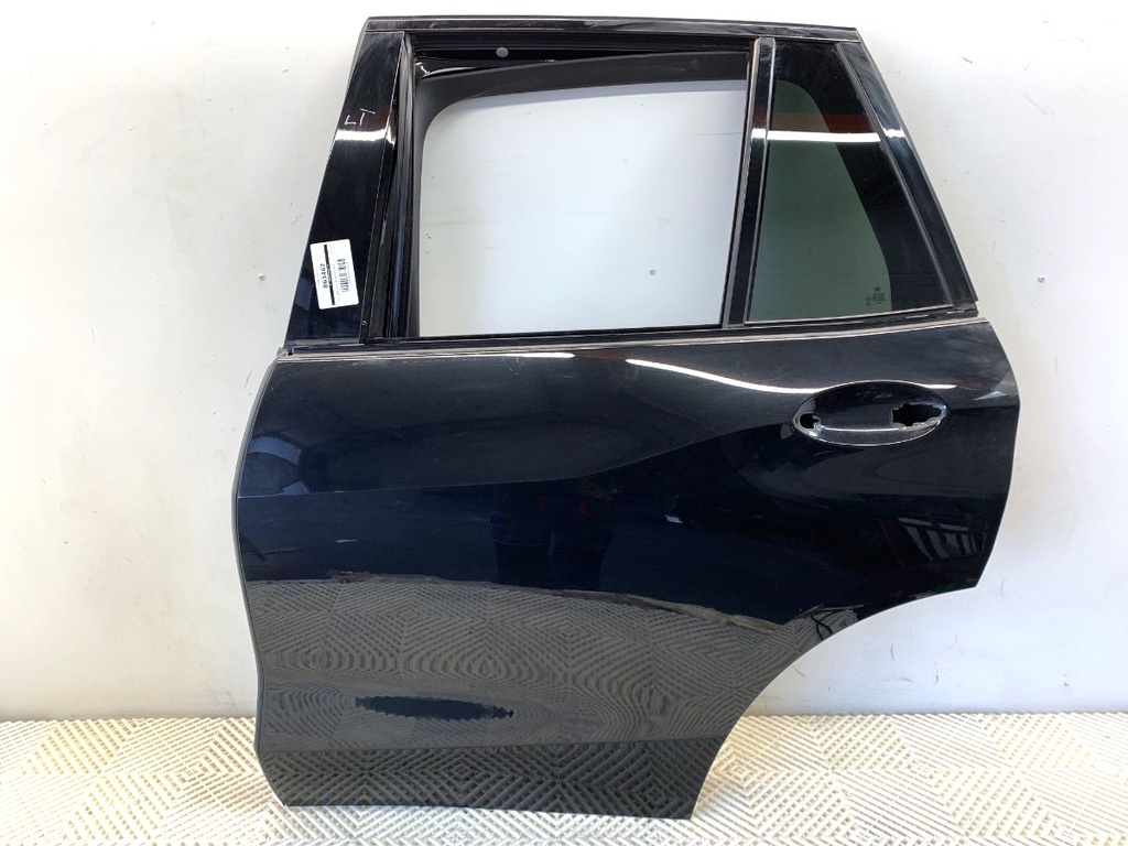 [STARK-863462] Puerta trasera izquierda BMW X5 (G05, F95) 2018-2020