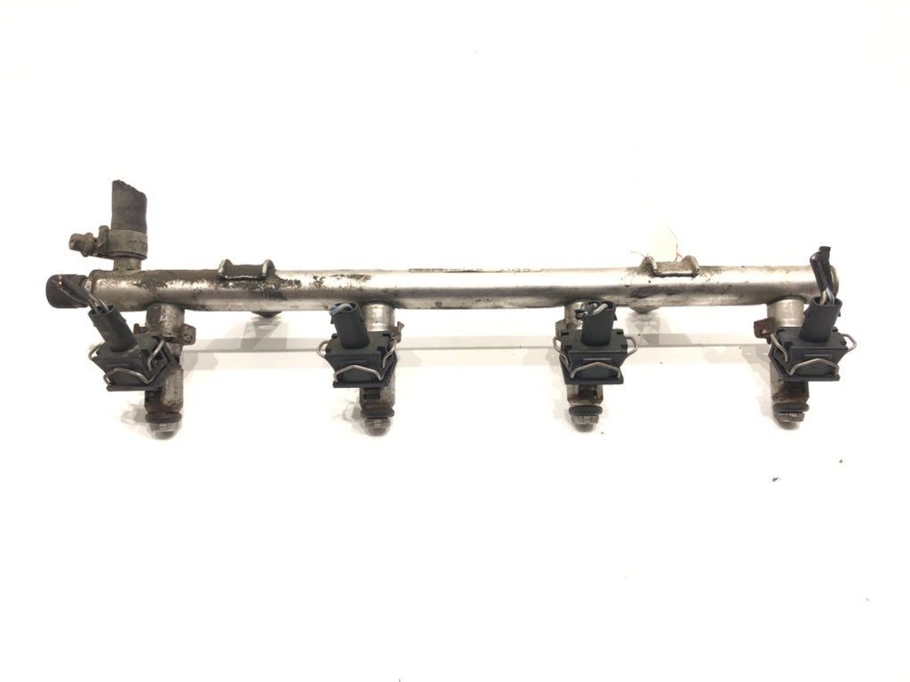 [STARK-621365] Riel de combustible MERCEDES-BENZ VANEO (414) 1.6 (414.700) 2002-2005