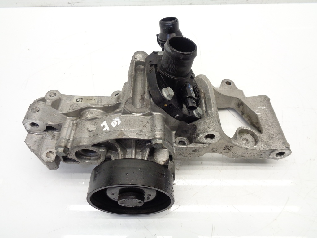 [MTD-373937] Soporte de motor BMW 1er 2er F46 1.5 218i 118i B38A15A 8601366