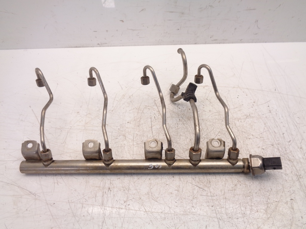 [MTD-379991] Rampa de inyectores BMW 5er F10 F07 F11 550i N63B44A 7547599