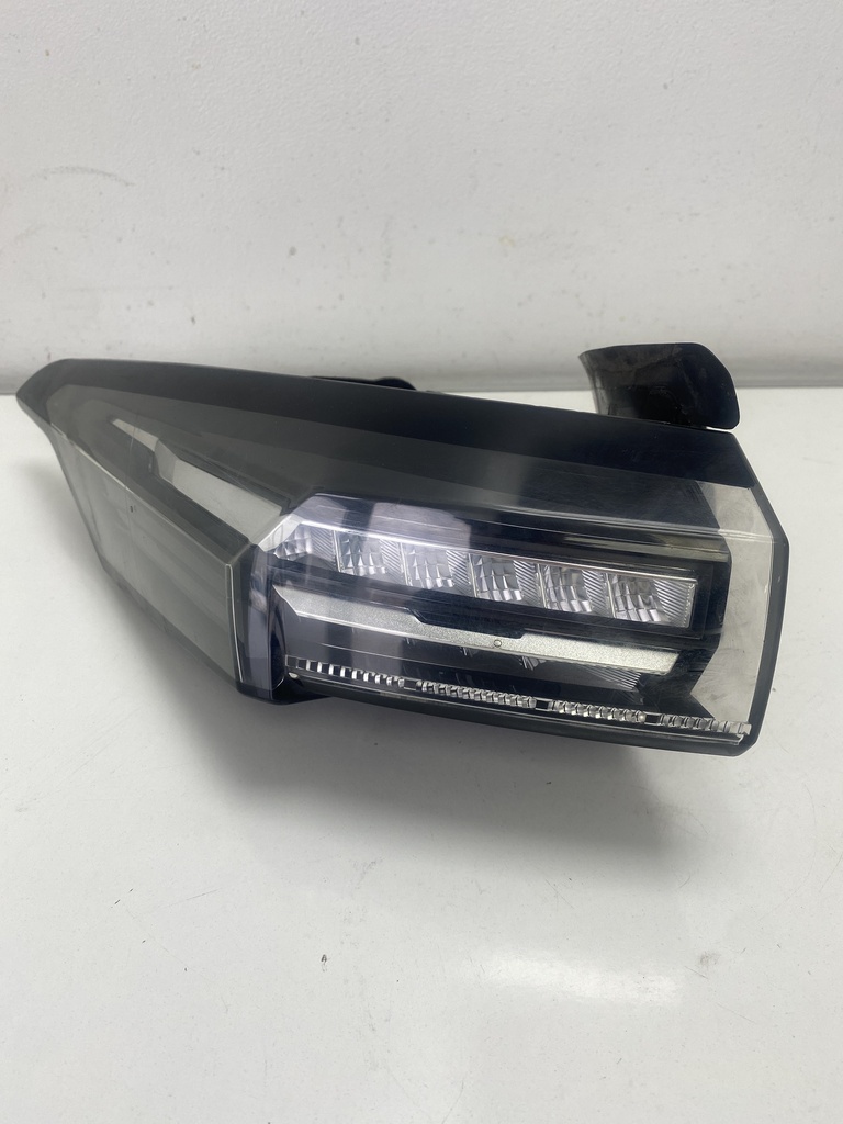 [EPE-100762] Piloto trasero izquierdo PEUGEOT 308 SW III