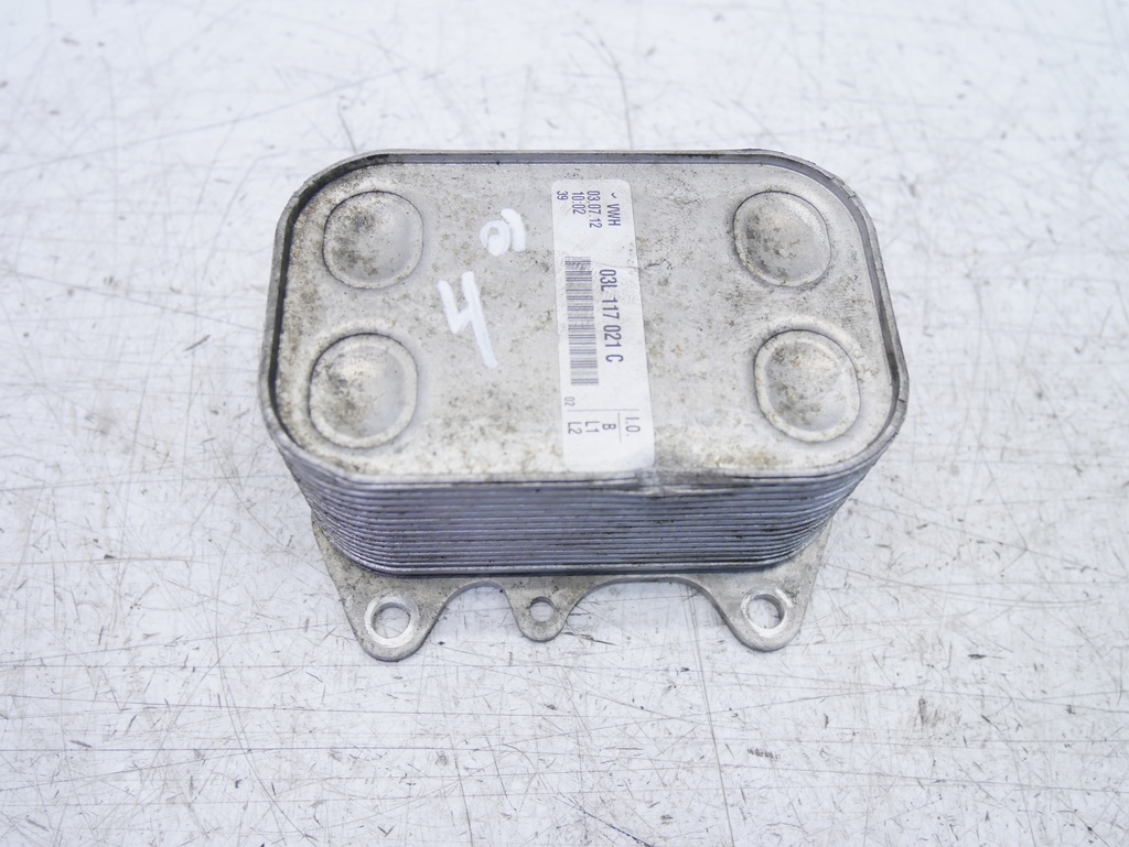 [MTD-383970] Radiador de aceite para Audi A4 B8, Q5 8R, A5 8T 2.0 TDI CJCA CJC 03L117021C