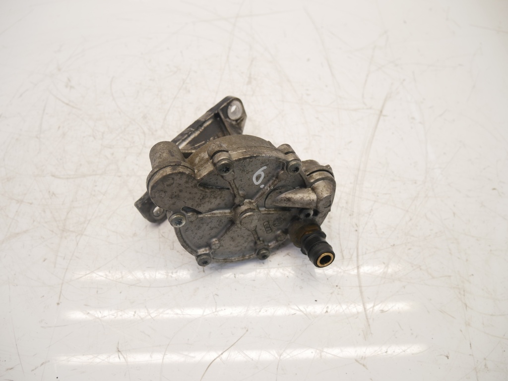 [MTD-385320] Bomba de vacío VW Transporter T4 2.5 TDI AXL 074145100C