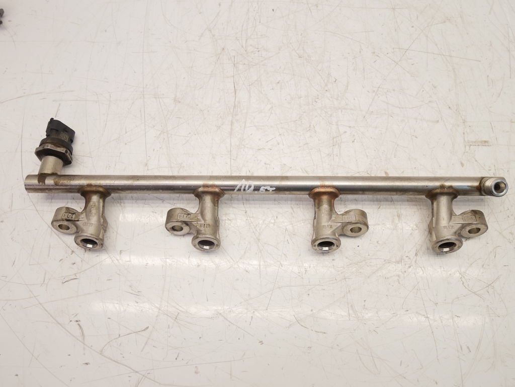 [MTD-390370] Rampa de inyectores Mazda 3 BM 2.0 gasolina PEY7 PE 2015