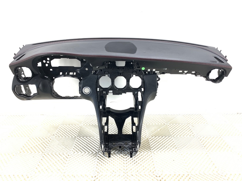 [STARK-893485] Salpicadero Mercedes-Benz Clase C (W205) 2013-2022