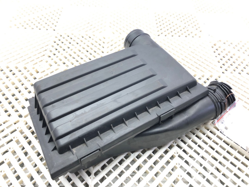 [STARK-648835] Caja de filtro de aire SEAT ATECA (KH7, KHP) 1.4 TSI 110 kW
