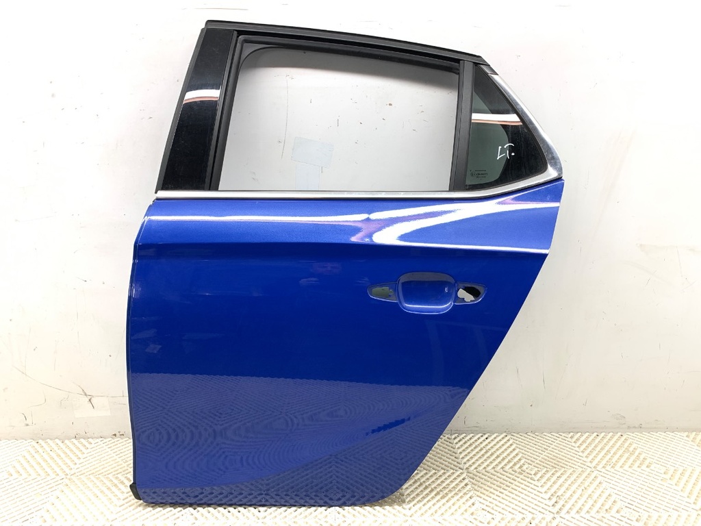 [STARK-828778] Puerta trasera izquierda Opel Corsa F 2019-2022