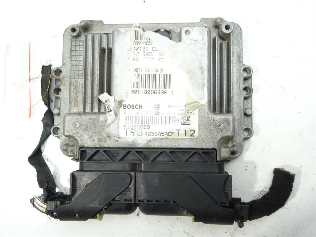 [STARK-381861] Unidad de control del motor FIAT Bravo II (198_) 1.9 D Multijet 88 kW 0281013577