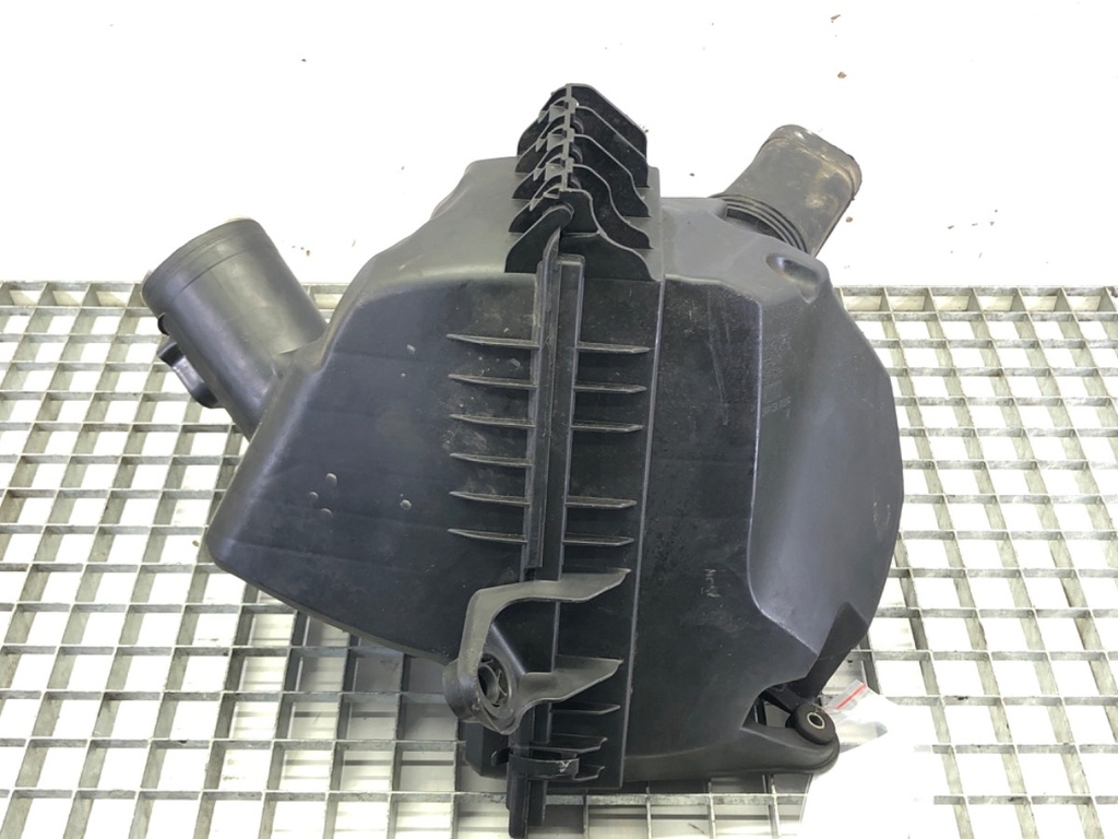 [STARK-589492] Caja de filtro de aire BMW Serie 5 (F10) 2009-2016
