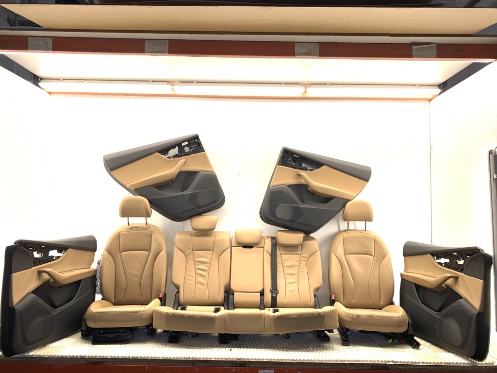 [STARK-797184] Panel de puerta lateral completo Audi Q8 (4MN) 2018-2022